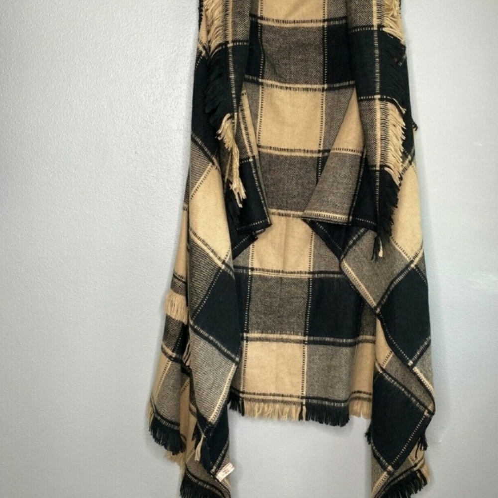 One size, sleeveless, brown hem fringe, open drape front, plaid, vest, cardigan - Picture 2 of 6